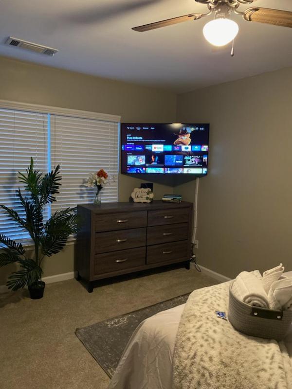 4 - Bed Home With Cali King Bed, 12 Mins To Dtwn Atlanta Exteriör bild